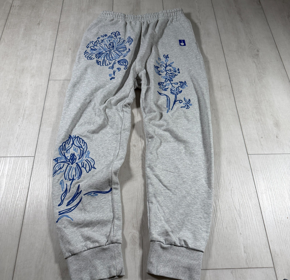 Cherry LA Gray Sweatpants Men's Large Floral Blue Embroidered